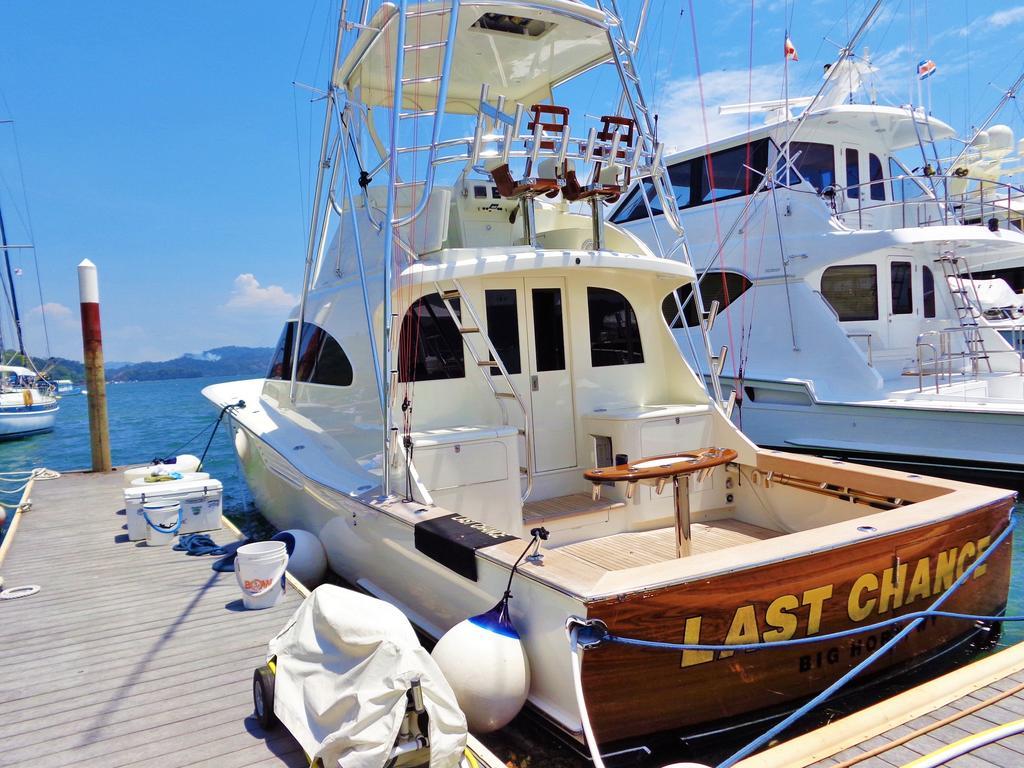 Fish Hook Marina Hotel Golfito Bagian luar foto
