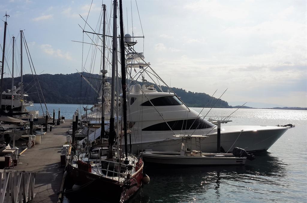 Fish Hook Marina Hotel Golfito Bagian luar foto