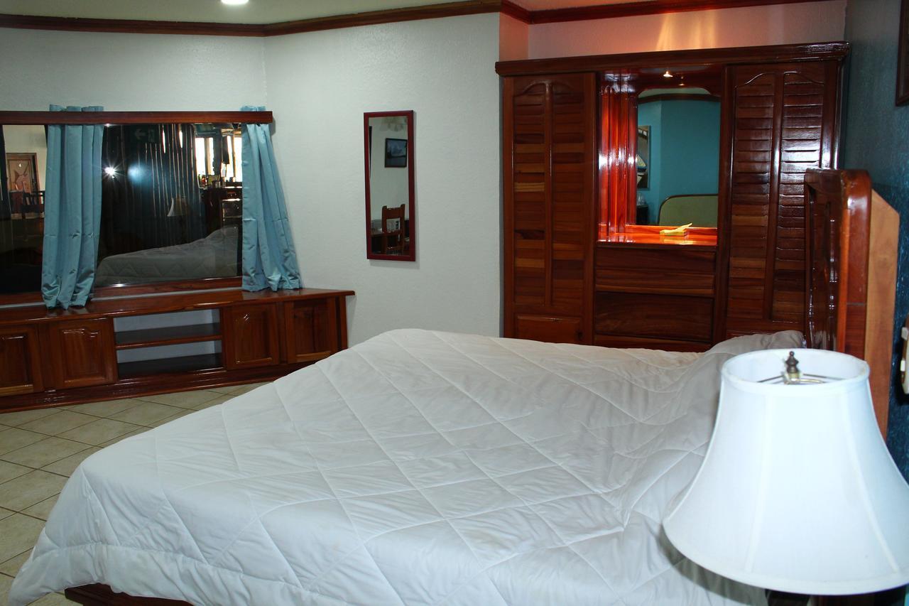 Fish Hook Marina Hotel Golfito Bagian luar foto
