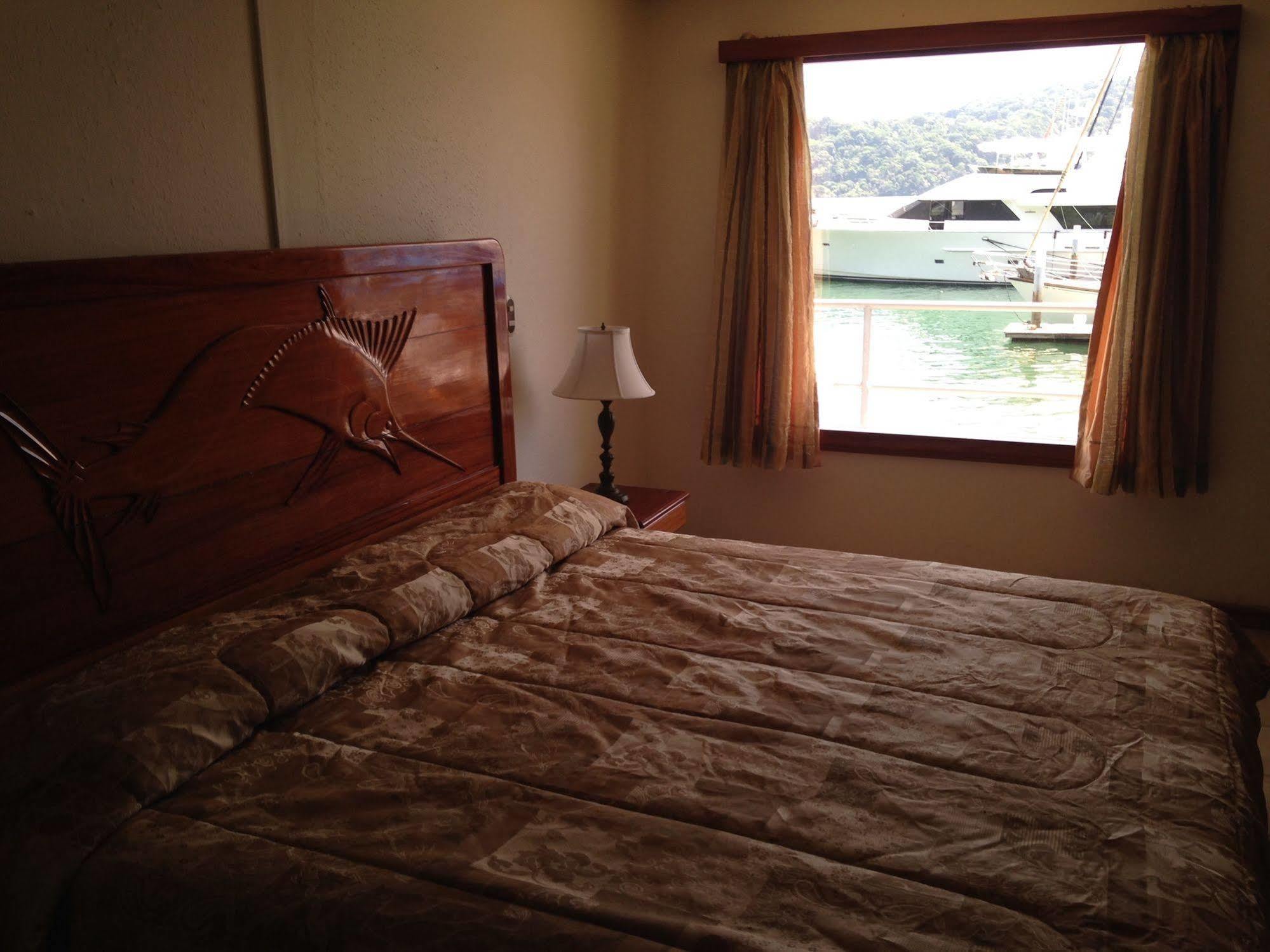 Fish Hook Marina Hotel Golfito Bagian luar foto