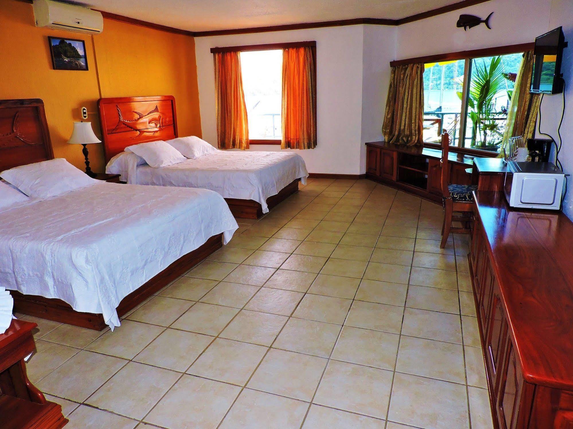 Fish Hook Marina Hotel Golfito Bagian luar foto