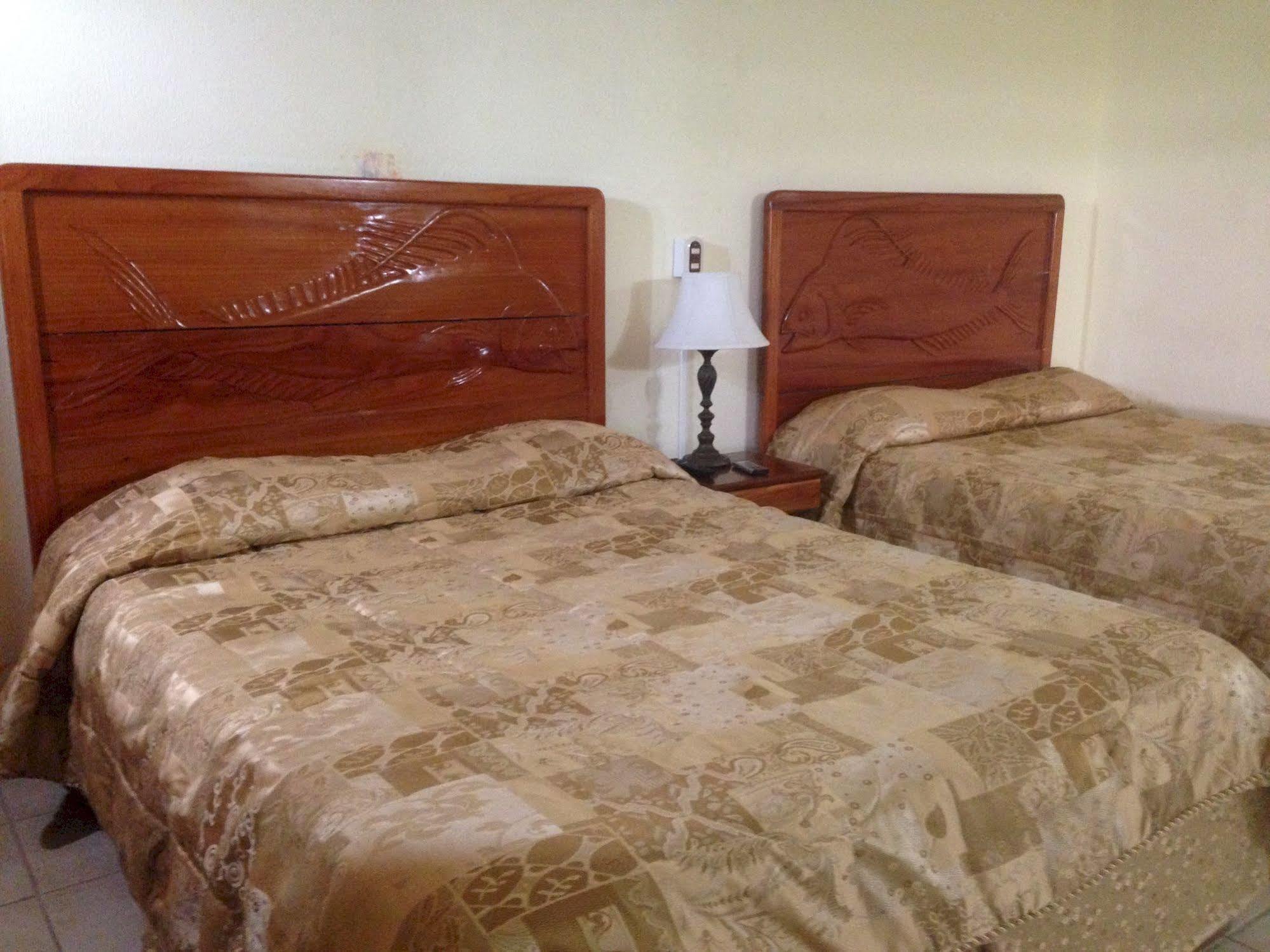 Fish Hook Marina Hotel Golfito Bagian luar foto